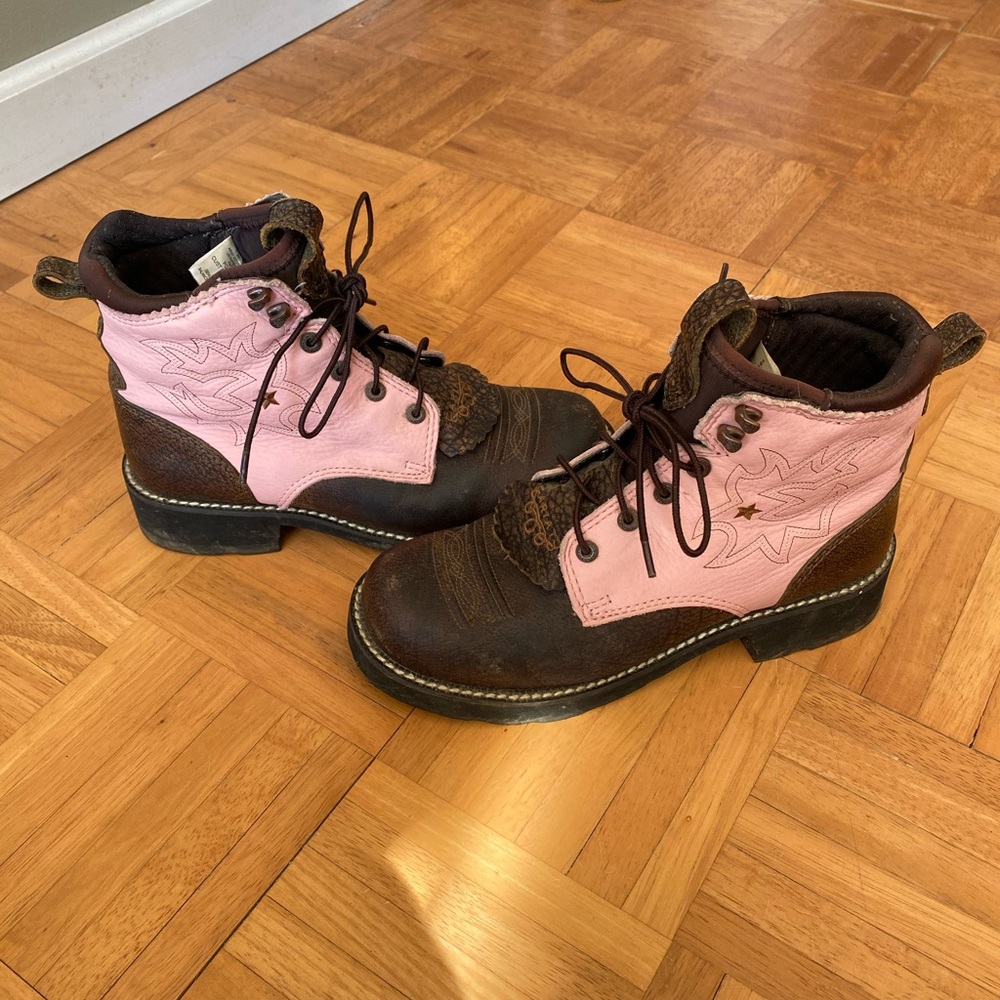 Women’s Ariat boots size 8